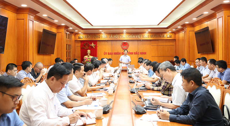 Phó Chủ tịch UBND tỉnh Bắc Ninh - Phạm Văn Thịnh phát biểu tại cuộc họp