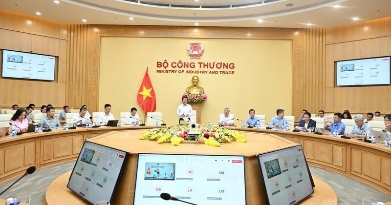 Bộ trưởng Nguyễn Hồng Diên chủ trì hội nghị tọa đàm với các tập đoàn, doanh nghiệp năng lượng.