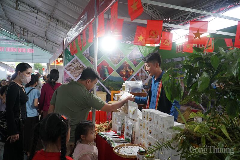 Lãnh đạo Sở Công Thương Quảng Ngãi mong muốn Báo Công Thương sẽ tiếp tục thông tin đậm nét hơn để lan tỏa thông tin về nông sản miền núi rộng hơn, hiệu quả hơn.