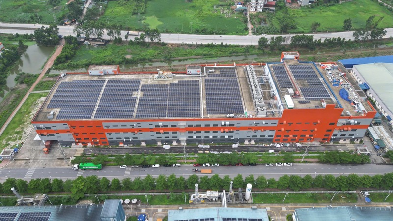 Điện mặt trời áp mái giúp doanh nghiệp tăng cường cạnh tranh và đáp ứng các tiêu chuẩn xuất khẩu, đồng thời đối phó hiệu quả với Cơ chế Điều chỉnh Biên giới Carbon (CBAM)