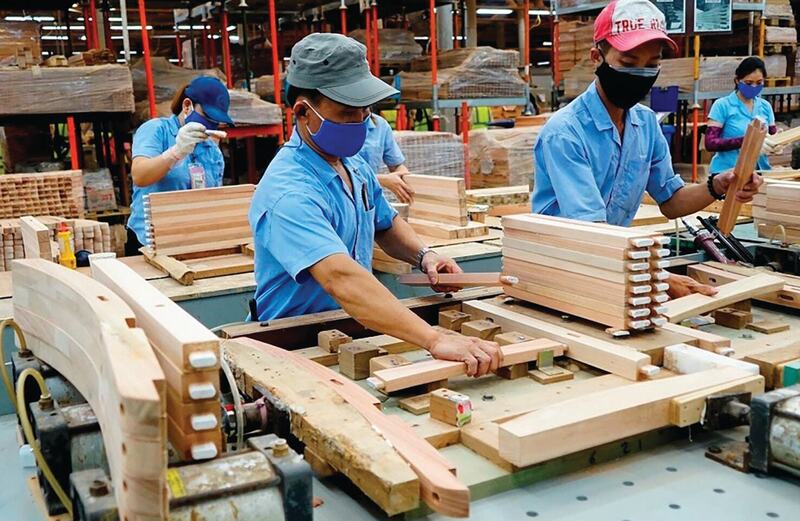 Hoa Kỳ công bố áp thuế 10% với gỗ mềm, 25% với đồ gỗ dẫn xuất và để ngỏ khả năng nâng cao hơn.