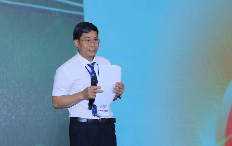 Ông Phạm Văn Hát chia sẻ về hành trình sáng chế của mình tại Lễ hưởng ứng Ngày hội Đổi mới sáng tạo quốc gia 2025.