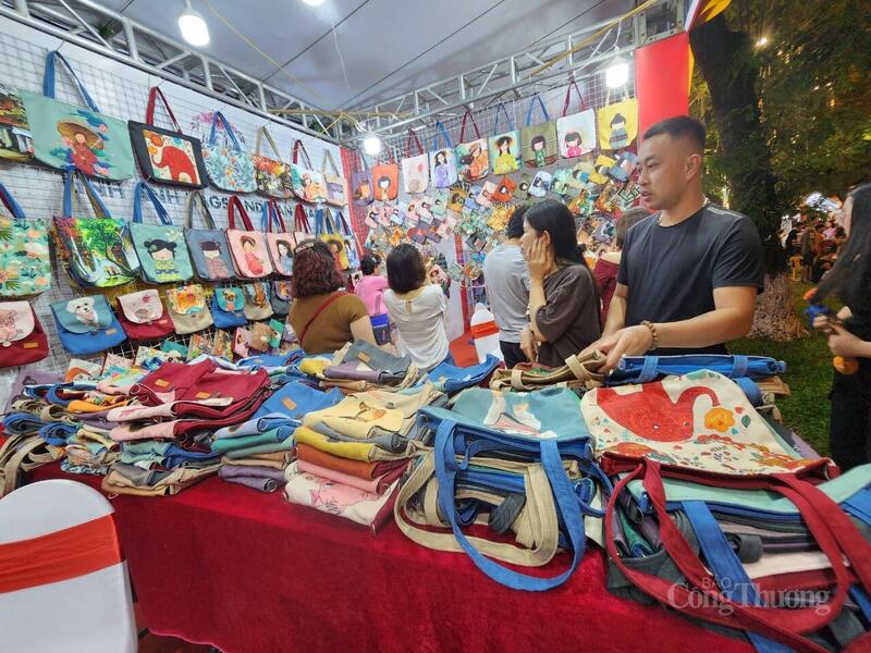 Nhiều cơ sở sản xuất làng nghề ở Hà Nội đã tham gia mạng lưới sản xuất và tiêu dùng bền vững