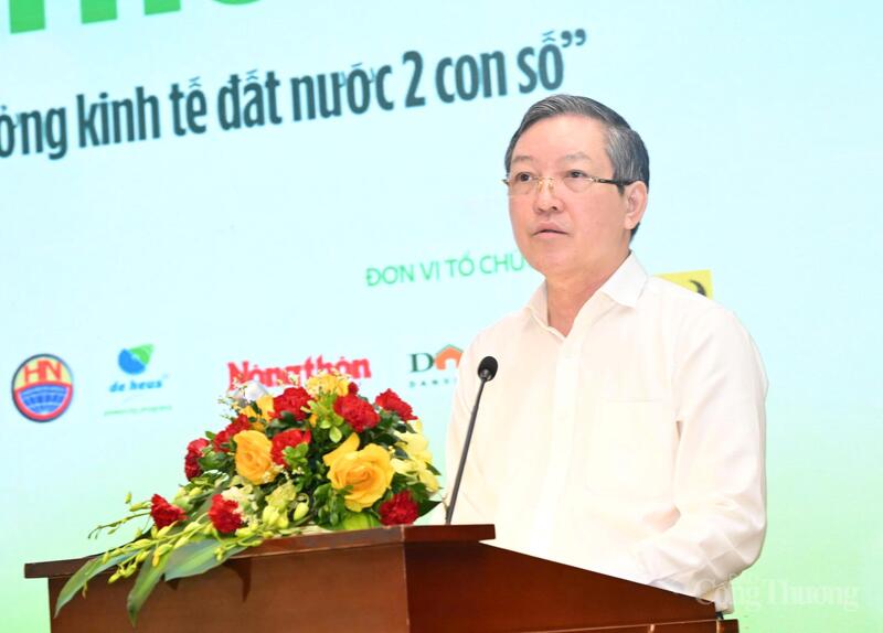 Đồng chí Lương Quốc Đoàn - Ủy viên BCH Trung ương Đảng, Chủ tịch Ban Chấp hành Trung ương Hội Nông dân Việt Nam phát biểu khai mạc.