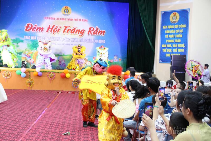 Chương trình là món quà tinh thần mà tổ chức công đoàn muốn gửi gắm tình cảm, sự sẻ chia, động viên, mong các cháu đón một mùa trăng ấm áp, vui tươi ý nghĩa.