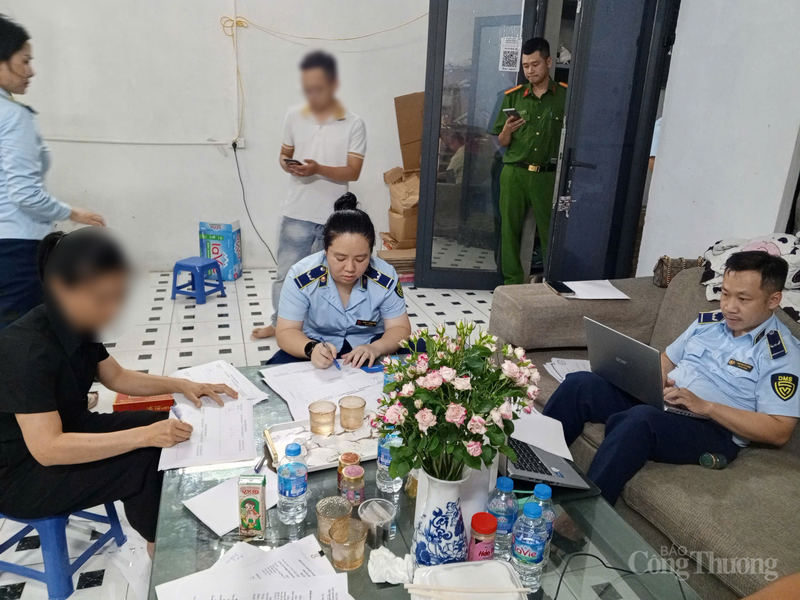 Đoàn Kiểm tra làm việc với đại diện Công ty TNHH Yến Trí Việt
