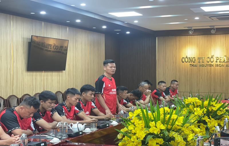 Đ/c Phạm Xuân Huy, huấn luyện viên, đội trưởng phát biểu