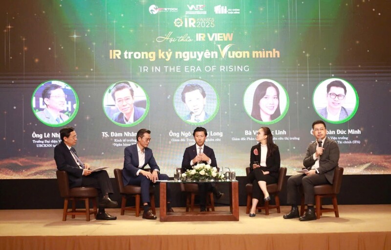 Các chuyên gia, diễn giải trao đổi tại hội thảo.
