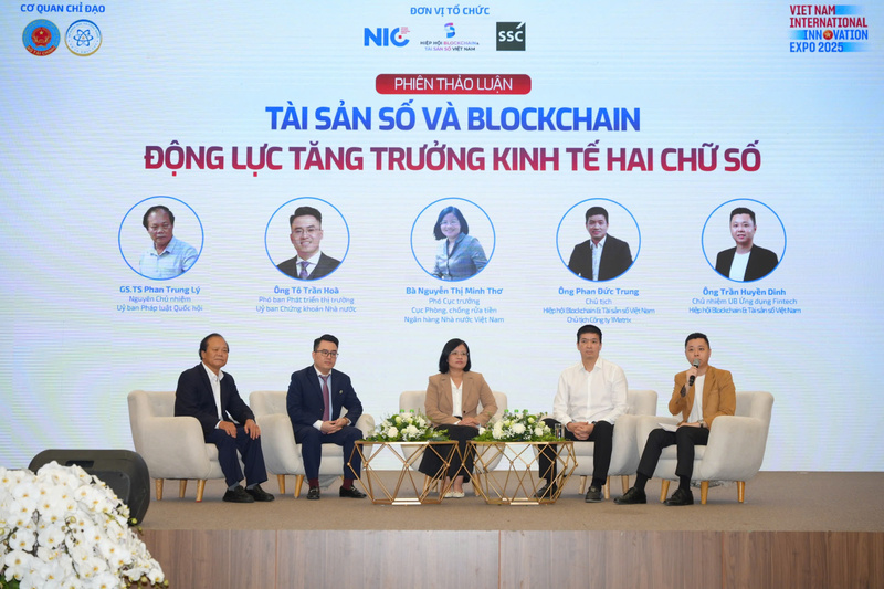 Phiên thảo luận “Tài sản số và Blockchain: Động lực tăng trưởng kinh tế hai chữ số”. Ảnh: Phương Anh