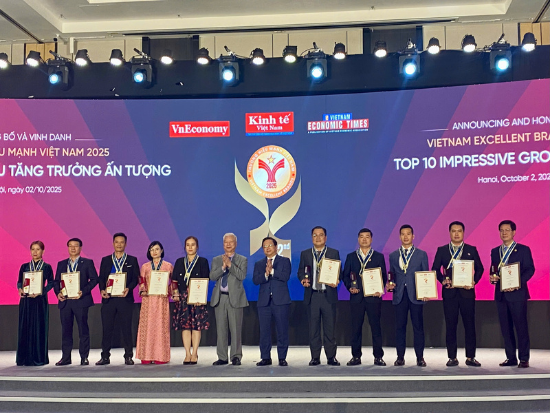 Đại diện 10 Thương hiệu Mạnh Việt Nam năm 2025 tại lễ công bố. Ảnh: Phương Thảo
