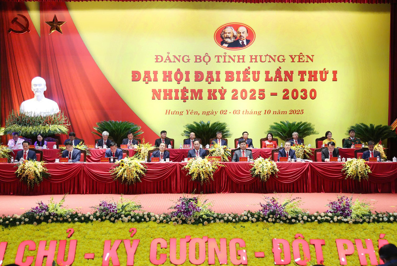 Đoàn Chủ tịch đại hội. Ảnh: Tiến Đạt