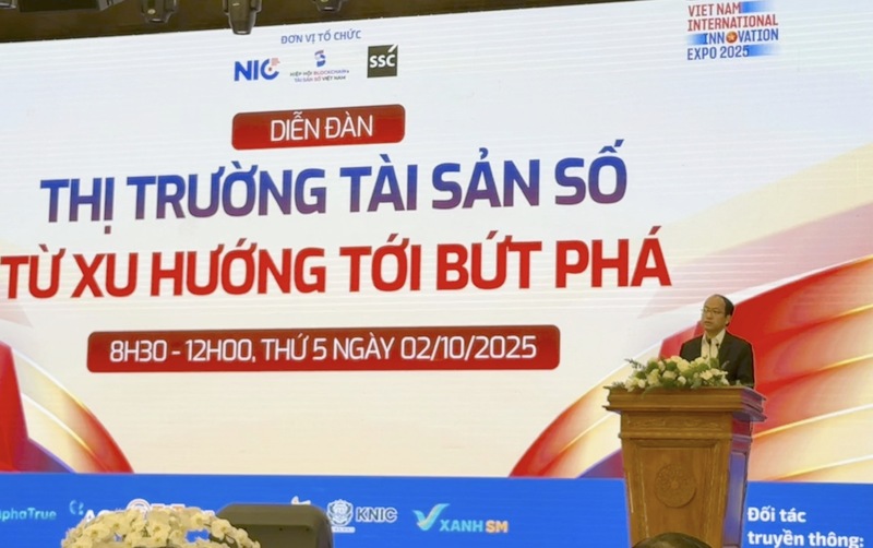 Ông Vũ Quốc Huy, Giám đốc Trung tâm Đổi mới sáng tạo Quốc gia (NIC) phát biểu khai mạc diễn đàn. Ảnh: Hoàng Lan