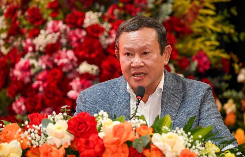 Nguyên Tổng Biên tập Nguyễn Hữu Quý phát biểu tại buổi lễ. Ảnh: Nam Nguyễn