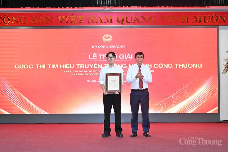 Trao 12 giải Cuộc thi trực tuyến 'Tìm hiểu truyền thống ngành Công Thương' - 4