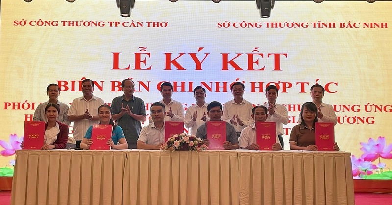 Lễ ký kết hợp tác ngành Công Thương của hai địa phương trong giai đoạn tới.