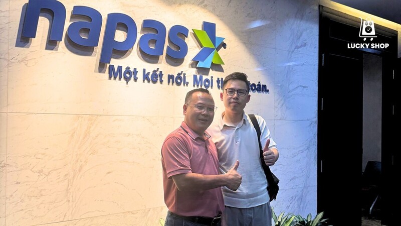 CTO Liu Wei đến thăm văn phòng Napas (Ảnh Lucky Shop)