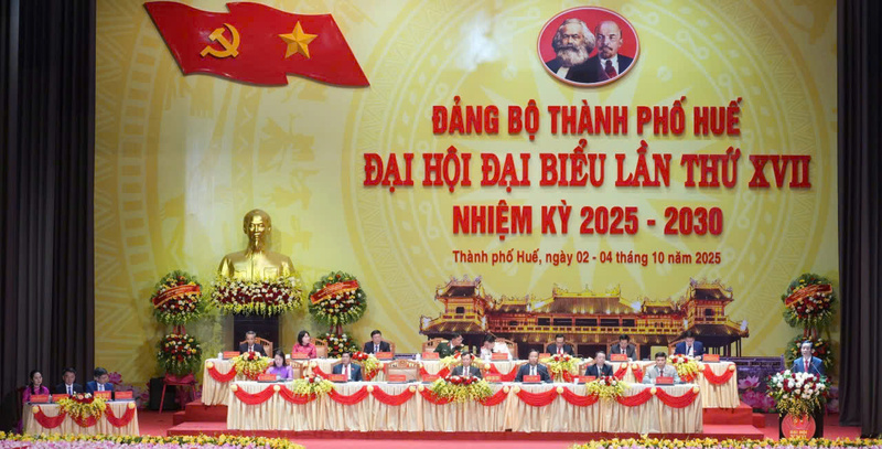 Khai mạc Đại hội đại biểu Đảng bộ thành phố Huế lần thứ XVII nhiệm kỳ 2025 - 2030. Ảnh: Nguyễn Tuấn
