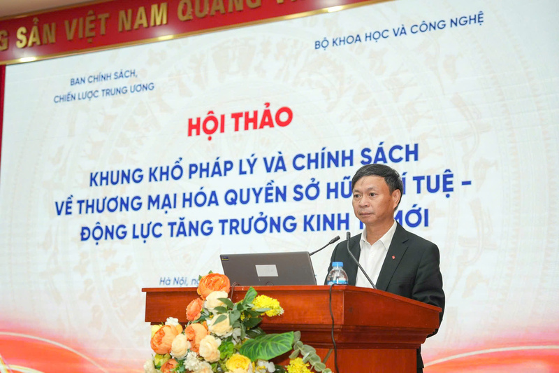 Thứ trưởng Bộ Khoa học và Công nghệ Hoàng Minh