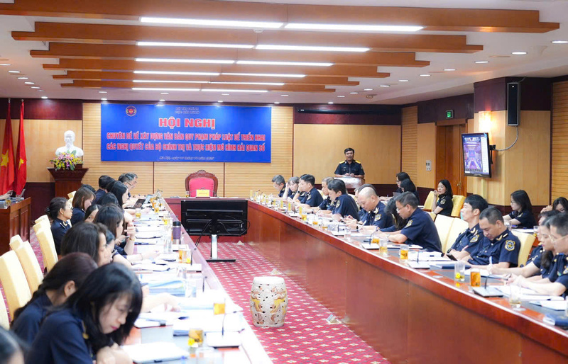 Hội nghị trực tuyến chuyên đề về xây dựng văn bản quy phạm pháp luật để triển khai các nghị quyết của Bộ Chính trị và thực hiện Hải quan số. Ảnh: CHQ