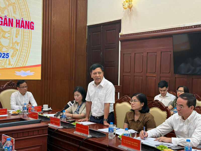 Ông Đào Xuân Tuấn, Cục trưởng Cục Quản lý ngoại hối (Ngân hàng Nhà nước), thông tin tại họp báo. Ảnh: Ngọc Mai