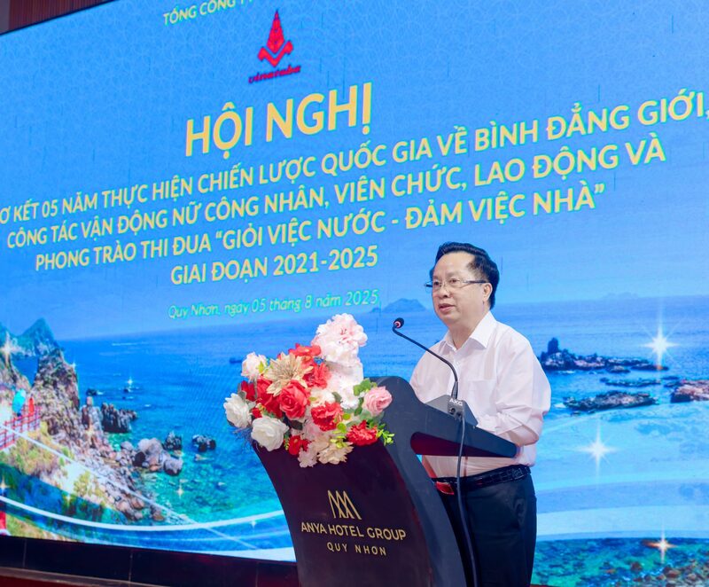 Ông Quách Văn Ngọc– Phó Chủ tịch Công đoàn Công Thương Việt Nam phát biểu tại hội nghị