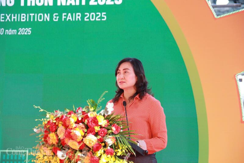 Thứ trưởng Bộ Công Thương Phan Thị Thắng phát biểu tại sự kiện. Ảnh: Nguyễn Nam