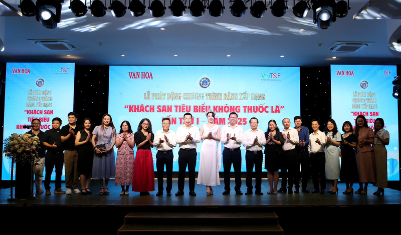 Các đại biểu tham dự lễ phát động chương trình. Ảnh: Trần Huấn
