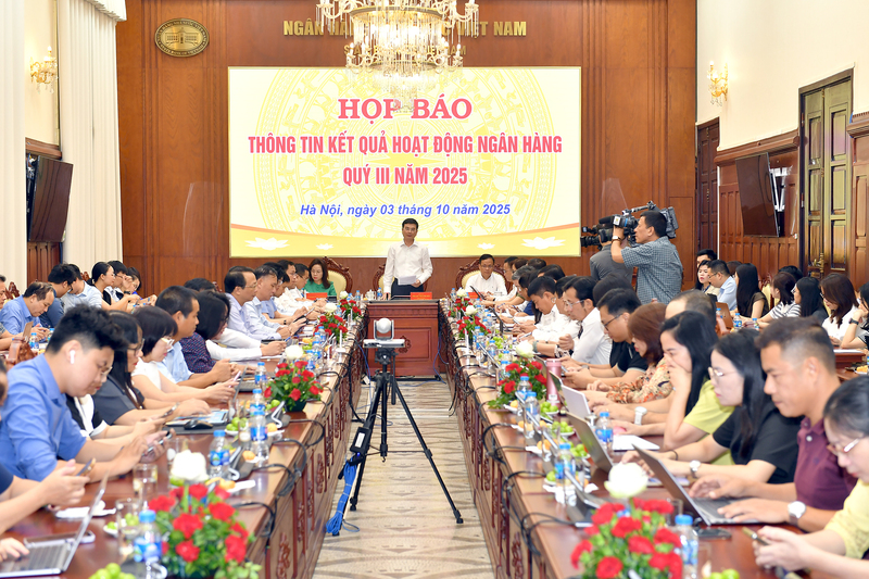 Toàn cảnh Họp báo Công bố kết quả hoạt động ngành ngân hàng quý III/2025. Ảnh: Thu Trang