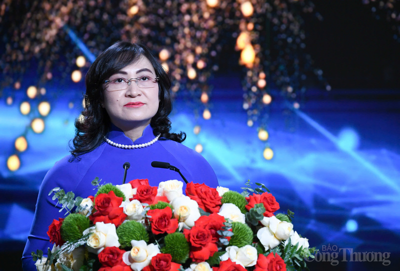 Thứ trưởng Bộ Công Thương Phan Thị Thắng phát biểu tại sự kiện. Ảnh: Nam Nguyễn