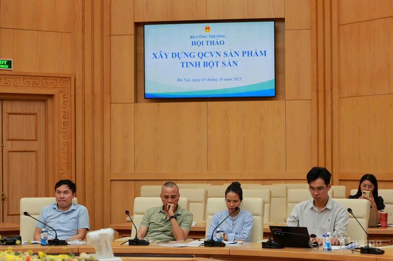 Tại hội thảo, các đại biểu đã thảo luận, đóng góp ý kiến chuyên môn nhằm hoàn thiện dự thảo Quy chuẩn kỹ thuật quốc gia đối với tinh bột sắn. Đây là một trong những mặt hàng nông sản xuất khẩu chủ lực của Việt Nam, hiện có mặt tại hơn 50 thị trường trên thế giới