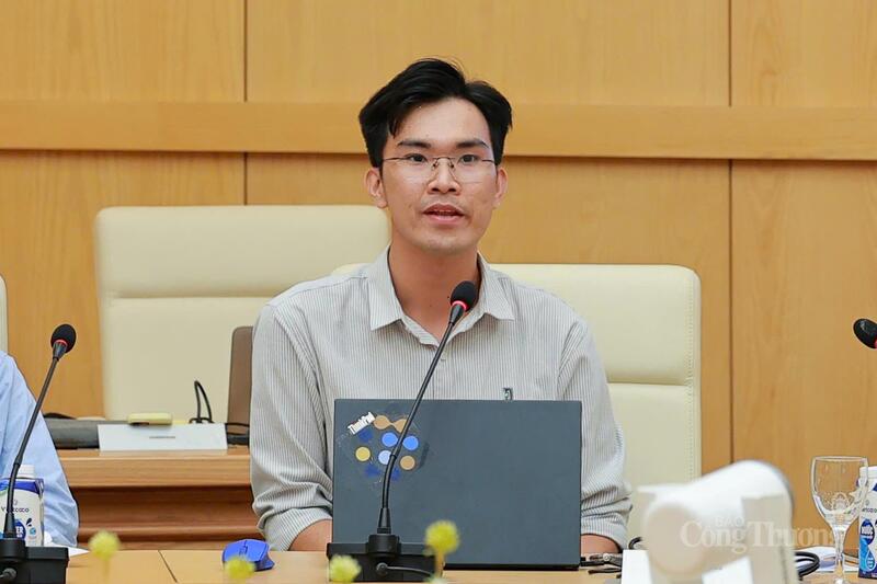 Anh Hoàng Tú Anh - Đại diện Sac Ky Hai Dang