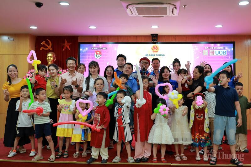 Chương trình đã khép lại thành công rực rỡ, để lại nhiều ấn tượng đẹp và niềm vui trọn vẹn.
