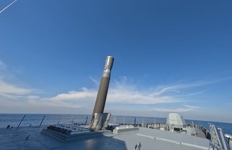 Zircon không chỉ nhanh gấp 9 lần âm thanh, mà còn bay thấp và cơ động đến mức radar khó phát hiện. Ảnh: RIA