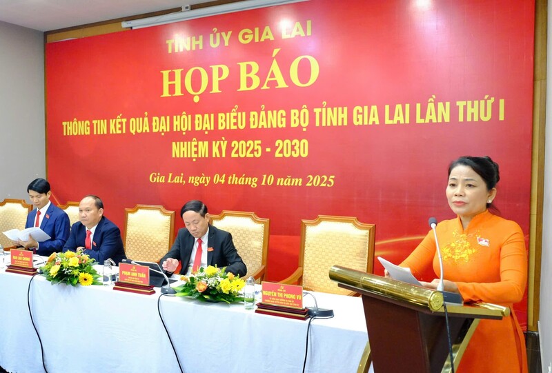 Bà Nguyễn Thị Phong Vũ, Trưởng Ban Tuyên giáo và Dân vận Tỉnh ủy đã thông tin kết quả Đại hội đại biểu Đảng bộ tỉnh Gia Lai lần thứ I, nhiệm kỳ 2025 - 2030.