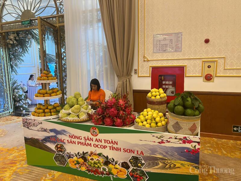 Nông sản Sơn La trưng bày tại sự kiện