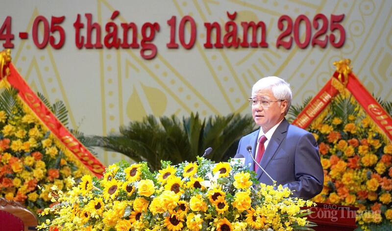 Ủy viên Bộ Chính trị, Bí thư Trung ương Đảng, Chủ tịch Ủy ban Trung ương Mặt trận Tổ quốc Việt Nam ông Đỗ Văn Chiến phát biểu chỉ đạo Đại hội