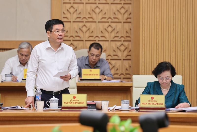 Bộ trưởng Bộ Công Thương Nguyễn Hồng Diên phát biểu tại hội nghị. Ảnh: VGP/Nhật Bắc
