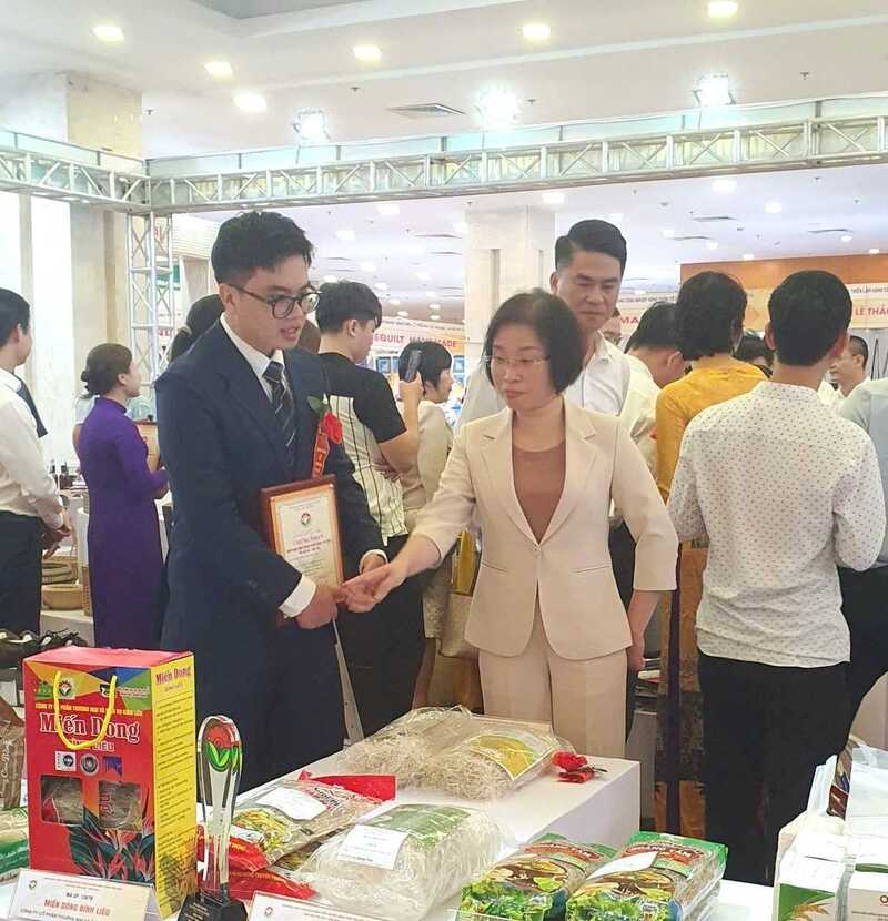 Miến dong Bình Liêu được quảng bá, trưng bày tham gia tại các hội chợ, xúc tiến thương mại trong và ngoài tỉnh Quảng Ninh.