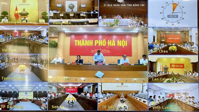 Các ý kiến nhận định, các tỉnh, thành phố tăng trưởng tốt nhờ môi trường kinh doanh thông thoáng, lãnh đạo, chỉ đạo quyết liệt và việc tích cực tháo gỡ khó khăn, vướng mắc cho các dự án. Ảnh: VGP/Nhật Bắc