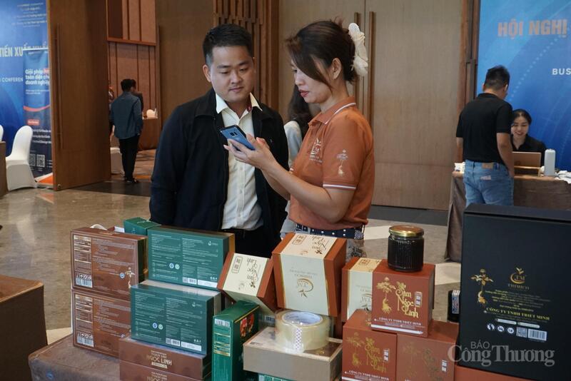 Doanh nghiệp chủ động kết nối tại Hội nghị kết nối giao thương, xúc tiến xuất khẩu Đà Nẵng 2025.