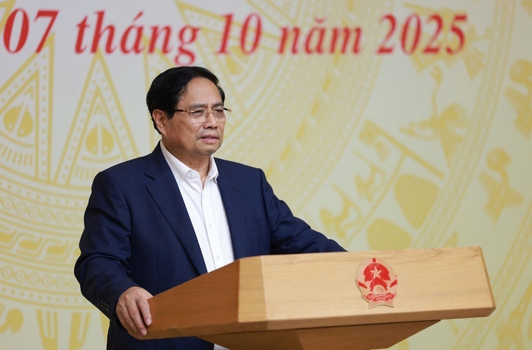 Thủ tướng đánh giá cao tinh thần làm việc nghiêm túc của các bộ, ngành, địa phương trong thúc đẩy, tháo gỡ thẻ vàng IUU. Ảnh: VGP/Nhật Bắc.