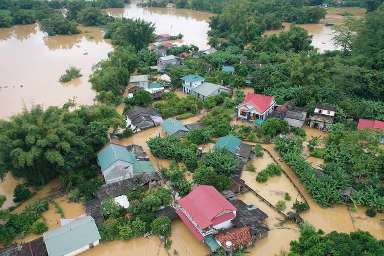 Nước lũ dâng ngập nhà dân ở xã Hòa An, tỉnh Cao Bằng. Ảnh: Trang thông tin điện tử xã Hòa An