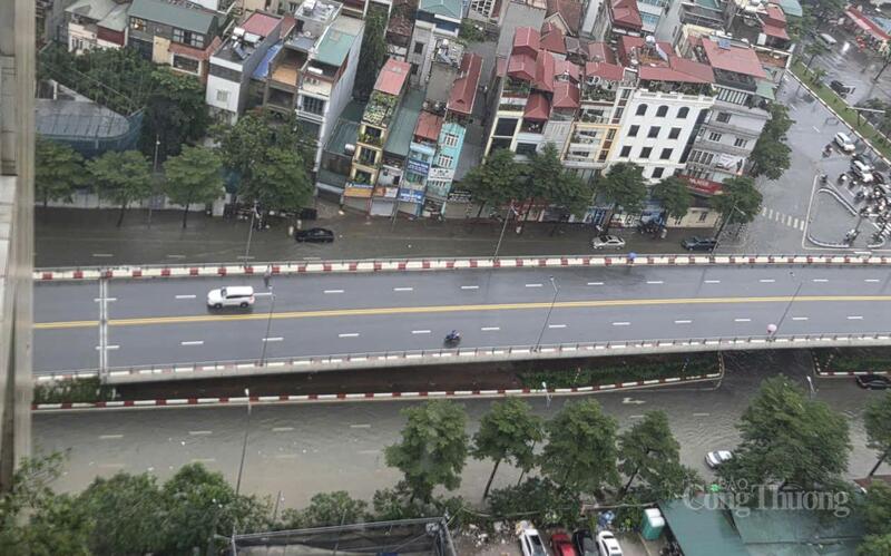 Đường Hoàng Quốc Việt nhìn từ trên cao.