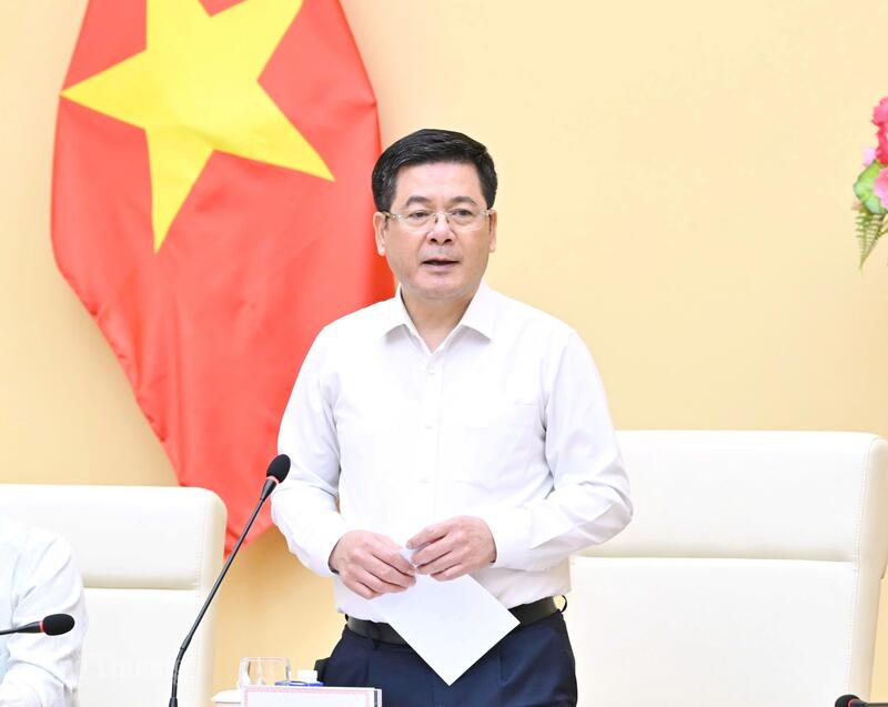 Bộ trưởng Bộ Công Thương Nguyễn Hồng Diên chủ trì buổi làm việc. Ảnh: Cấn Dũng