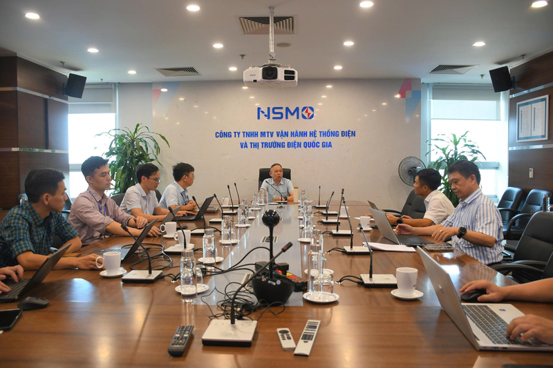Phó Tổng giám đốc Vũ Xuân Khu chủ trì cuộc họp. Ảnh: NSMO
