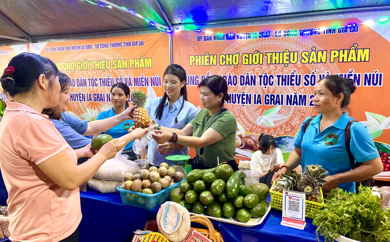 Việc tổ chức các phiên chợ như tại Ia Grai là giải pháp quan trọng để tháo gỡ “nút thắt” thị trường