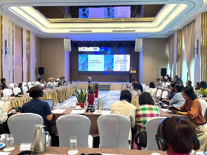 Hội thảo thu hút 100 đại biểu là đại diện doanh nghiệp, bộ, ngành.