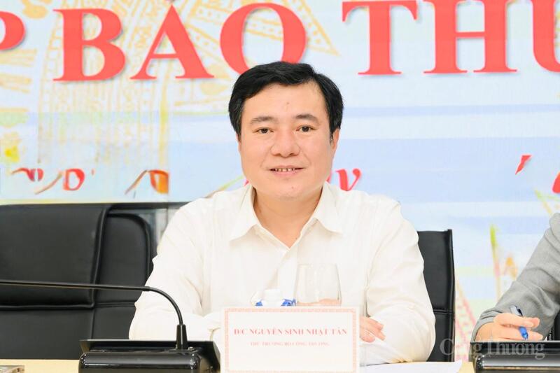 Thứ trưởng Nguyễn Sinh Nhật Tân thông tin về tiến trình đàm phán thuế đối ứng với Hoa Kỳ.