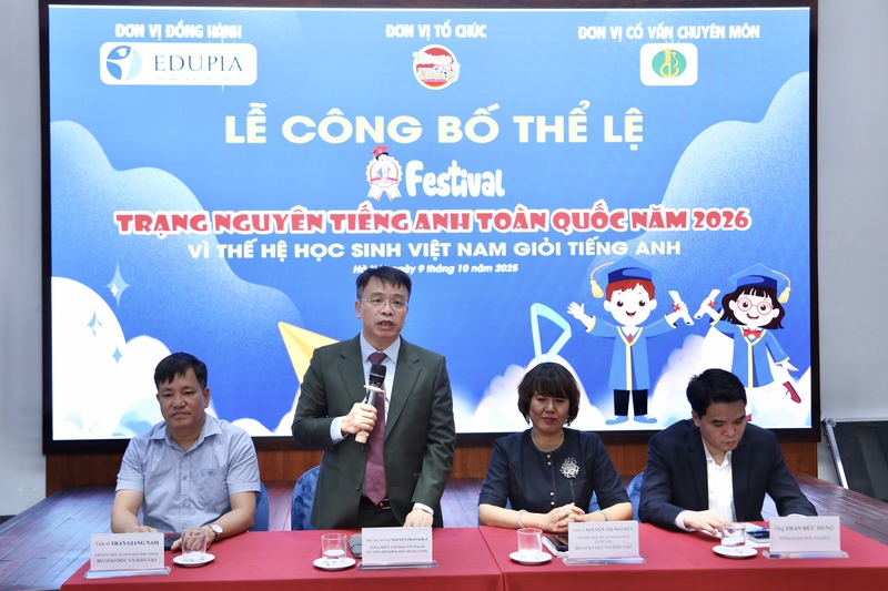 Ban Tổ chức công bố thể lệ chương trình và giải đáp thắc mắc của báo chí. Ảnh: Xuân Hùng