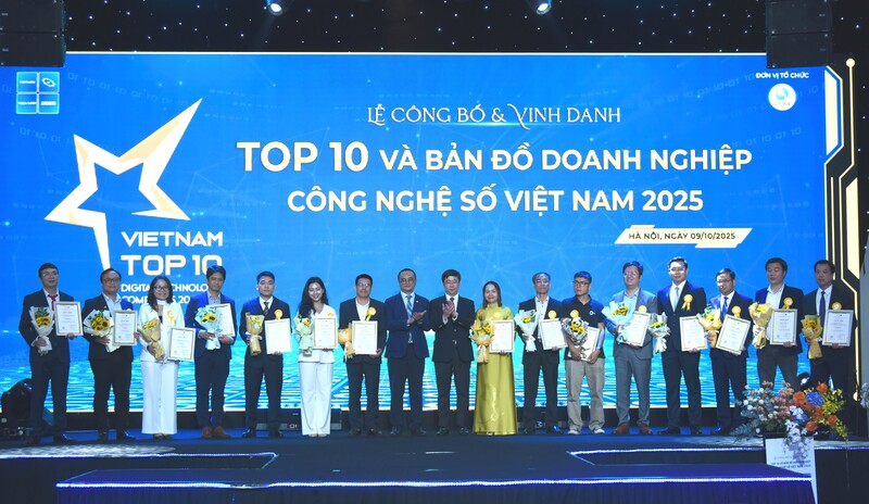 Lễ vinh danh Top 10 doanh nghiệp Công nghệ Số Việt Nam 2025